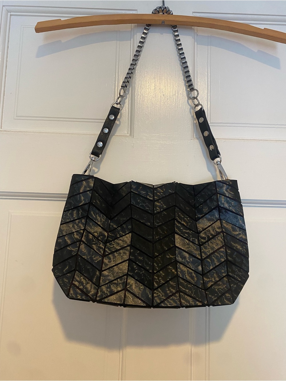 Patrizia Luca Black Chevron Geometric Panel Shoulder Bag with Chain Strap chic